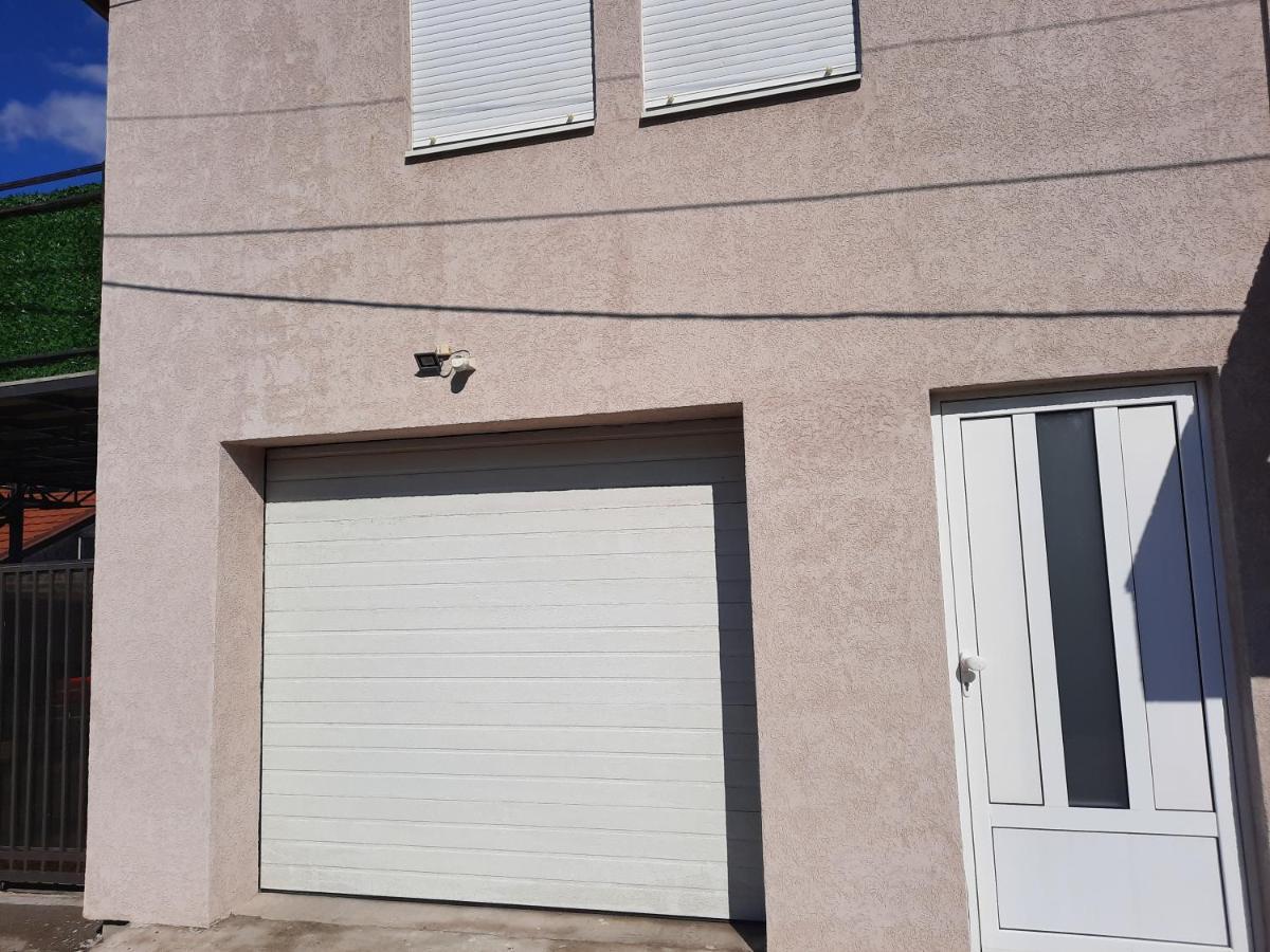 Dream Home, Free Garage Nis Exterior foto